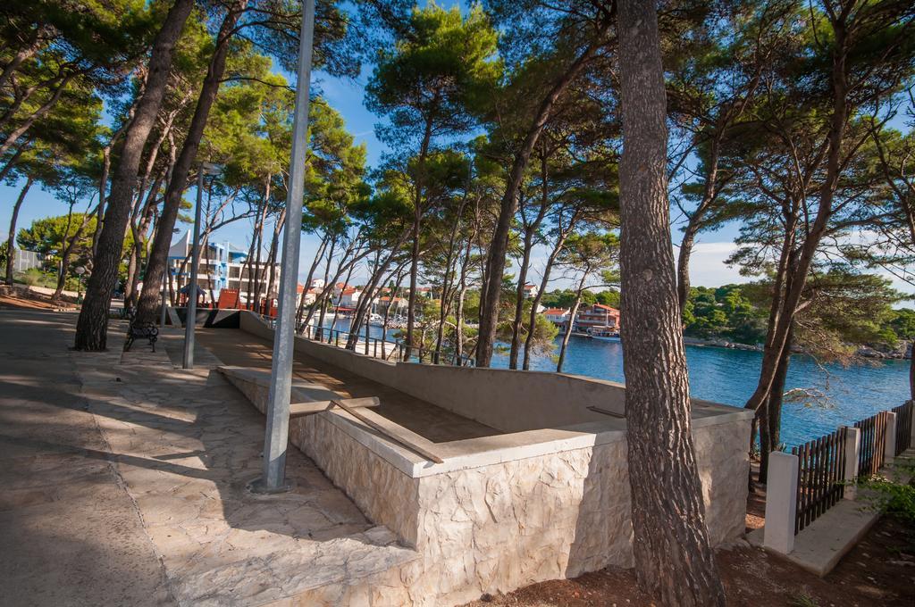Hotel Lavanda Bozava Bagian luar foto